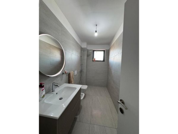 Tirane, jepet me qera apartament 2+1 Kati 4, 110 m² 700 € 