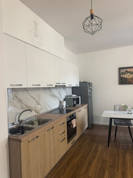 Tirane, jap me qera apartament 1+1 Kati 3, 68 m² 550 € 