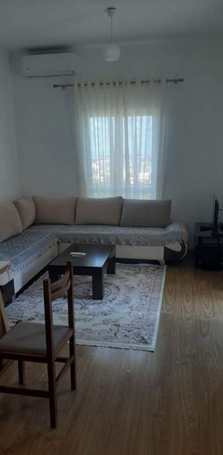 Tirane, jepet me qera apartament 2+1+Ballkon Kati 3, 88 m² 500 € (RRUGA E ELBASANIT)