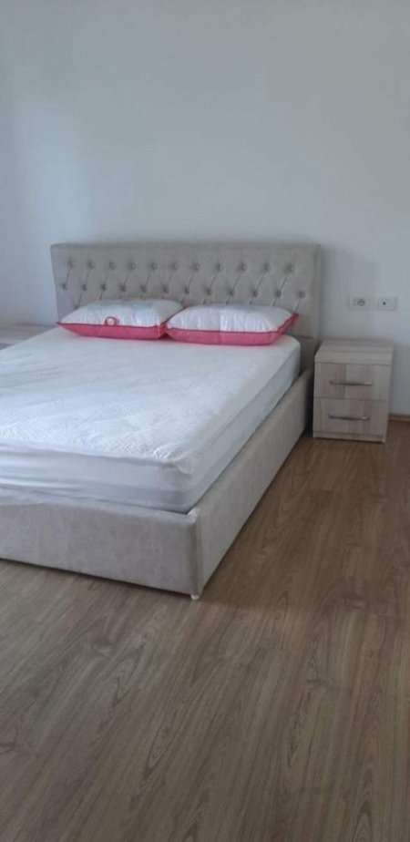 Tirane, jepet me qera apartament 2+1+Ballkon Kati 3, 88 m² 500 € (RRUGA E ELBASANIT)