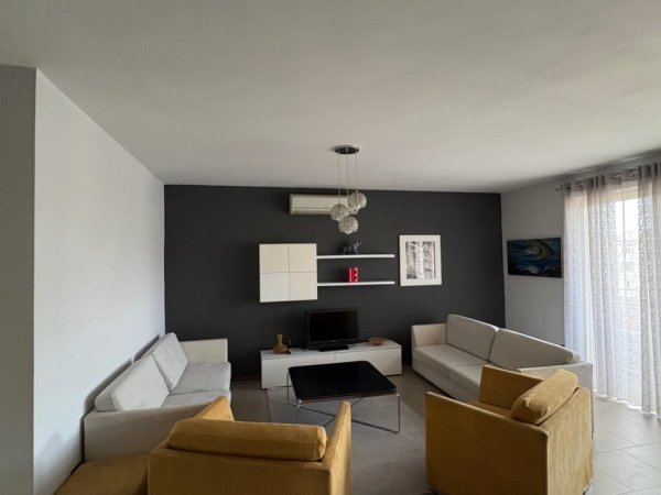 Tirane, jepet me qera apartament 2+1 Kati 6, 78 m² 600 € (Shkolla e Baletit)