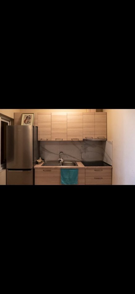 Jepet me Qera Shpi 1+1 +Parkim ,afer pallatit me Shigjeta, perballe Fabrikes Birres  450 €