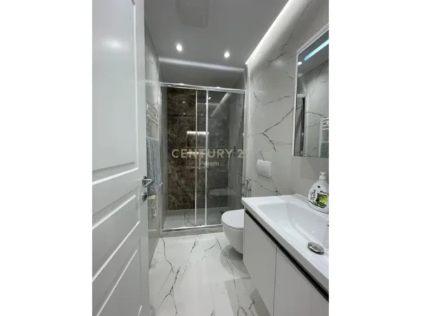 Tirane, jepet me qera apartament 1+1 Kati 1, 60 m² 650 € (Irfan Tomini)