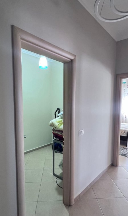 Tirane, jepet me qera apartament 1+1 Kati 6, 500 € 