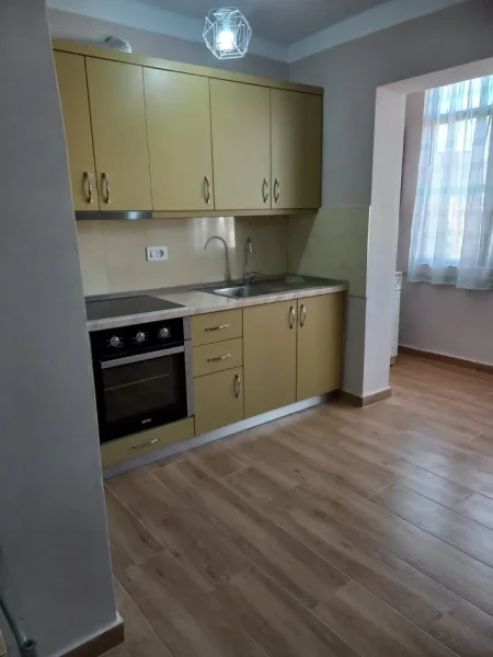Tirane, jepet me qera apartament Kati 5, 70 m² 500 € (Zog zi . te gazheli)