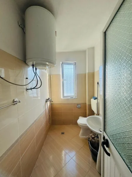 Tirane, jepet me qera apartament Kati 5, 70 m² 500 € (Zog zi . te gazheli)
