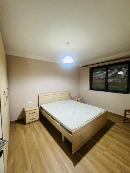 Tirane, jepet me qera apartament Kati 5, 70 m² 500 € (Zog zi . te gazheli)
