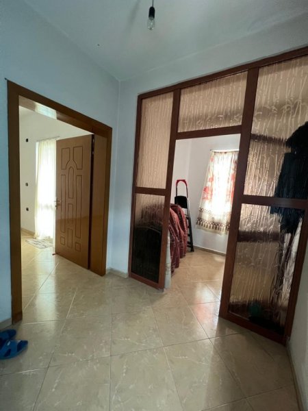 Tirane, jepet me qera apartament 2+1+Ballkon Kati 4, 100 m² 350 € (Paskuqan)