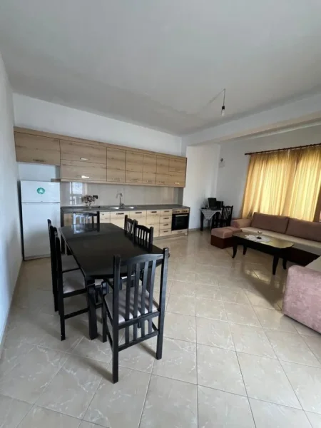 Tirane, jepet me qera apartament 2+1+Ballkon Kati 4, 100 m² 350 € (Paskuqan)