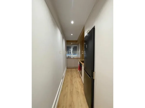 Tirane, jepet me qera apartament 1+1+Aneks+Ballkon Kati 1, 55 m² 600 € (Tirana e Re)