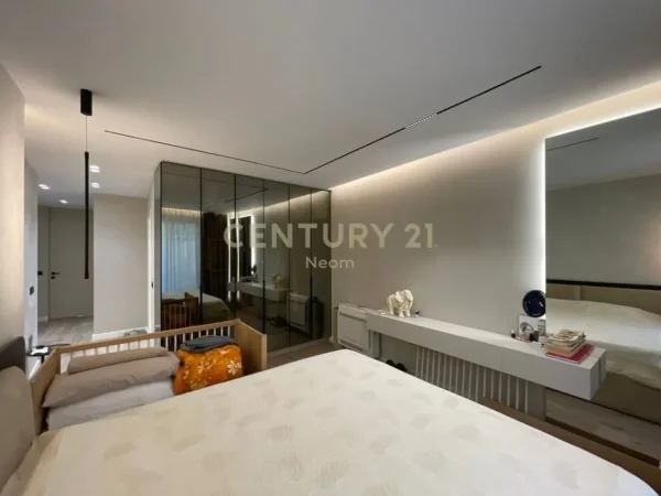 Tirane, shes apartament 3+1+Aneks+Ballkon Kati 5, 165 m² 355.000 € 