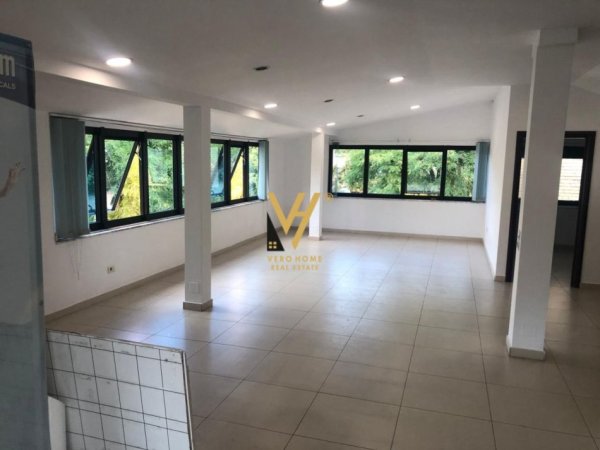 Tirane, jepet me qera ambjent biznesi Kati 0, 230 m² 1.500 € (BRRYLI)