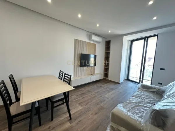 Tirane, jepet me qera apartament 1+1+Aneks+Ballkon Kati 9, 78 m² 750 € (Golden Residence)