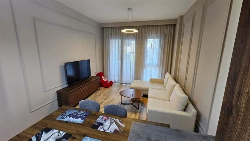 Tirane, jepet me qera apartament 1+1+Ballkon Kati 5, 70 m² 700 € (RRUGA E KAVAJES)