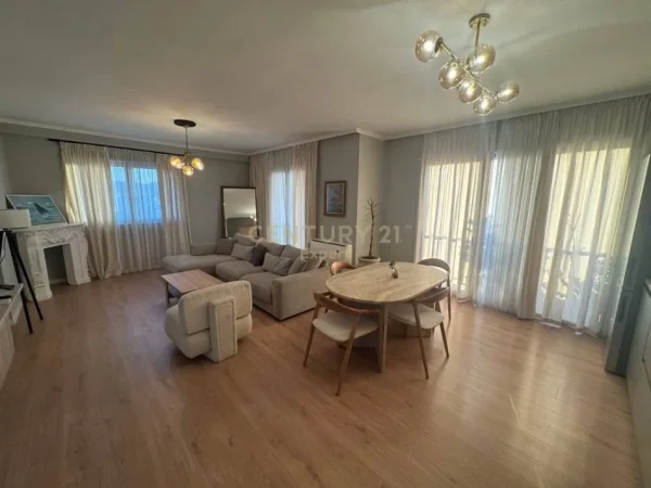 Tirane, jepet me qera apartament 2+1+Aneks+Ballkon Kati 8, 160 m² 1.500 € 