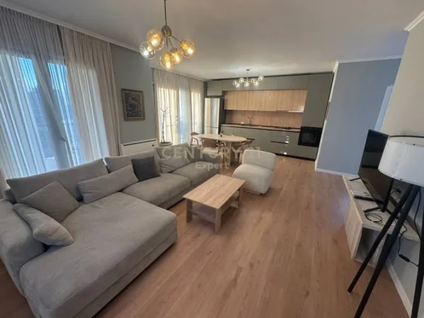 Tirane, jepet me qera apartament 2+1+Aneks+Ballkon Kati 8, 160 m² 1.500 € 