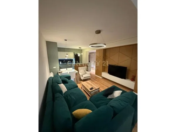 Tirane, jap me qera apartament 2+1+Aneks+Ballkon Kati 8, 108 m² 950 € (Kompleksi Star)