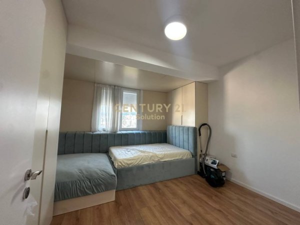 Tirane, jap me qera apartament 2+1+Aneks+Ballkon Kati 8, 108 m² 950 € (Kompleksi Star)