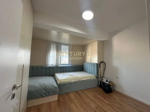 Tirane, jap me qera apartament 2+1+Aneks+Ballkon Kati 8, 108 m² 950 € (Kompleksi Star)