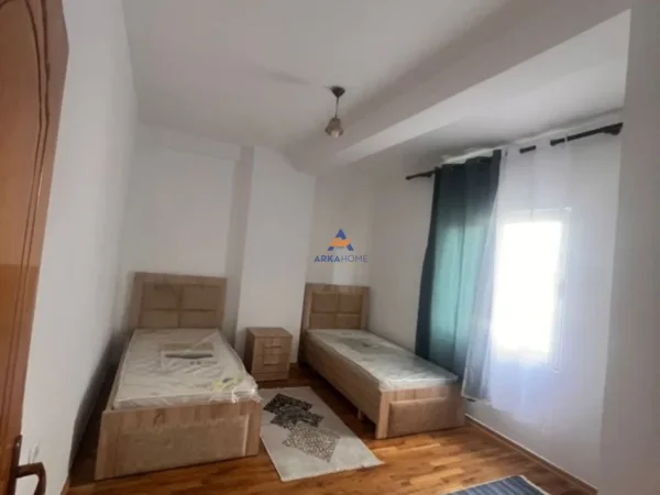 Tirane, jepet me qera apartament 2+1+Ballkon Kati 2, 80 m² 550 € (BUJTINA E GJELIT, DON BOSKO)