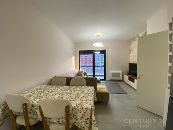 Tirane, jepet me qera apartament 2+1+Aneks+Ballkon Kati 4, 104 m² 700 € (OASIS REZIDENCE)