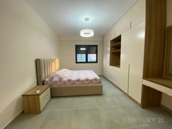 Tirane, jepet me qera apartament 2+1+Aneks+Ballkon Kati 4, 104 m² 700 € (OASIS REZIDENCE)