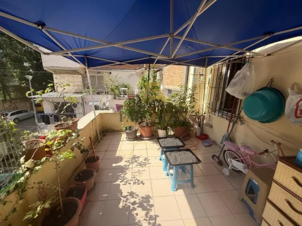 Tirane, shitet apartament 3+1 Kati 2, 95 m² 155.000 € (Oxhaku)