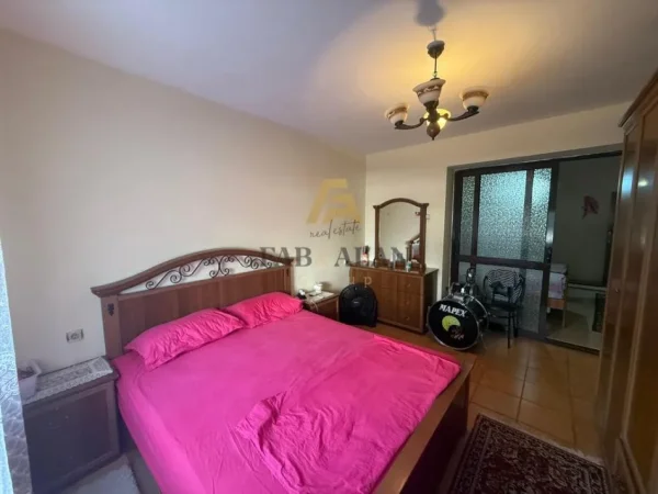 Tirane, shitet apartament 3+1 Kati 2, 95 m² 155.000 € (Oxhaku)