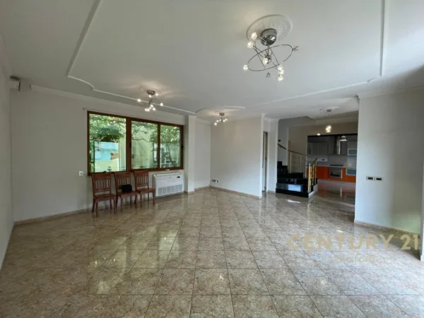 Tirane, jepet me qera Vile 3 Katshe Kati 3, 254 m² 1.700 € (Kodra e Priftit)