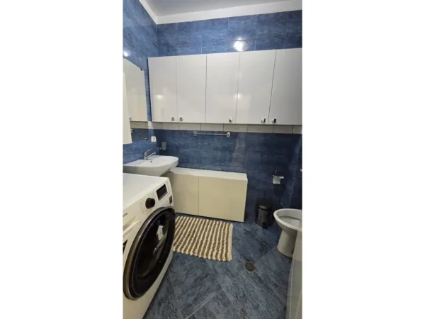 Tirane, jepet me qera apartament 2+1+Aneks+Ballkon Kati 16, 120 m² 1.200 € 