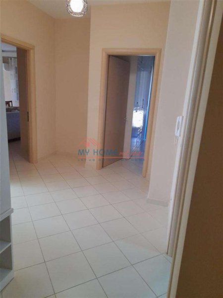 Tirane, jepet me qera apartament 2+1 Kati 3, 107 m² 520 € (Fresk)