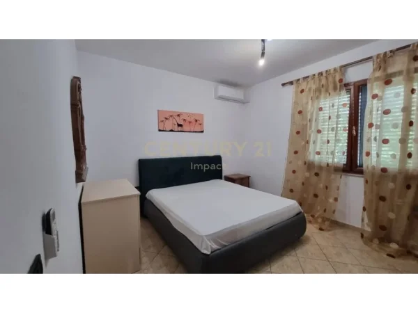 Tirane, jepet me qera apartament 2+1+Aneks+Ballkon Kati 3, 120 m² 650 € 