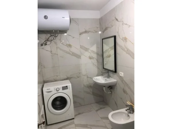 Tirane, jepet me qera apartament 2+1 Kati 5, 92 m² 500 € 