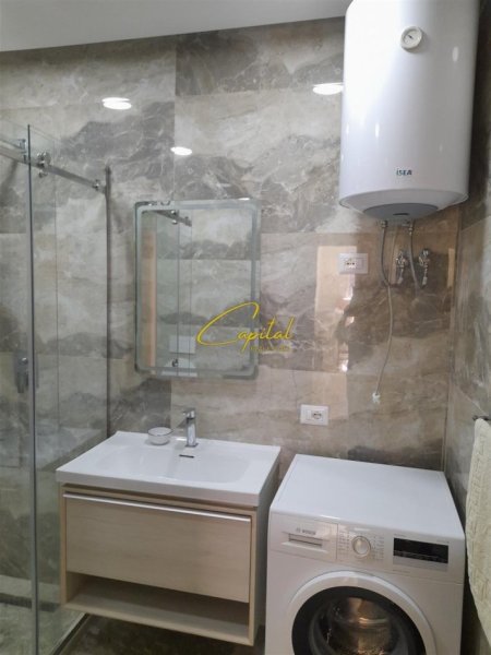 Tirane, jepet me qera apartament 2+1 Kati 3, 107 m² 520 € (FRESKU)