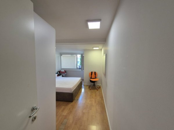 Tirane, jepet me qera apartament 2+1 Kati 2, 65 m² 700 € (Libri Universitar)