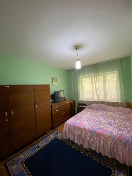 Jepet me Qera Ap 2+1 ne Ali Dem 500 €uro, Shoqerimet