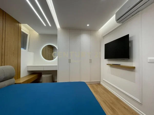 Tirane, jepet me qera apartament 1+1 , 55 m² 600 € (Tiran e Re)