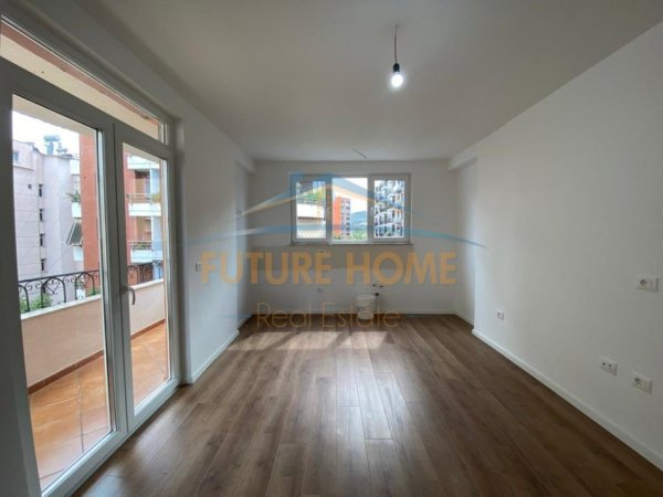 Tirane, shitet apartament 1+1+Ballkon Kati 5, 62 m² 167.000 € (Rruga Margarita Tutulani)