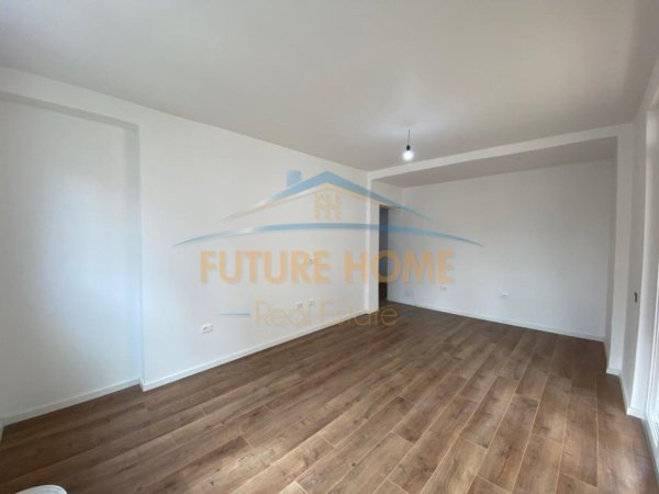 Tirane, shitet apartament 1+1+Ballkon Kati 5, 62 m² 167.000 € (Rruga Margarita Tutulani)
