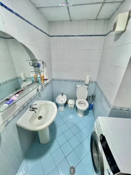 Tirane, jap me qera apartament 2+1+Ballkon Kati 4, 115 m² 850 € (21 dhjetori)