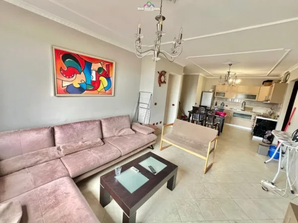 Tirane, jap me qera apartament 2+1+Ballkon Kati 4, 115 m² 850 € (21 dhjetori)