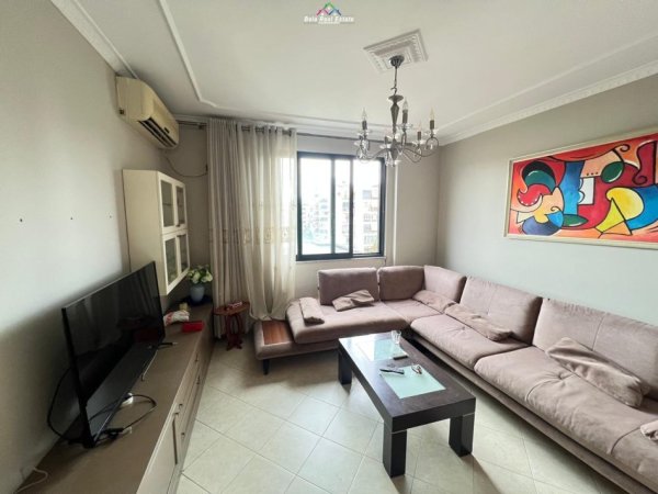 Tirane, jap me qera apartament 2+1+Ballkon Kati 4, 115 m² 850 € (21 dhjetori)