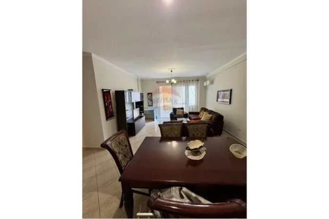 Tirane, shitet apartament 2+1+Ballkon , 103 m² 165.000 € 