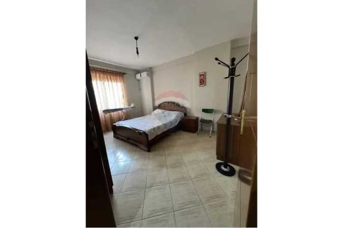 Tirane, shitet apartament 2+1+Ballkon , 103 m² 165.000 € 