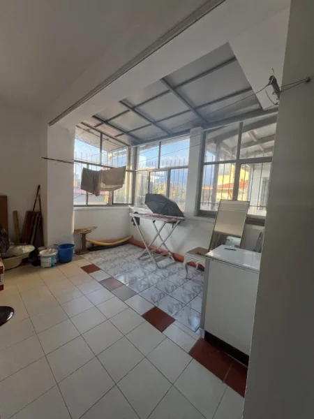 Tirane, jepet me qera apartament Kati 0, 102 m² 500 € (Tek Universiteti Mjeksis)