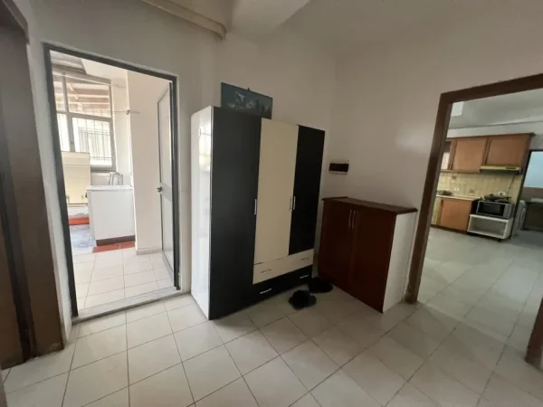 Tirane, jepet me qera apartament Kati 0, 102 m² 500 € (Tek Universiteti Mjeksis)