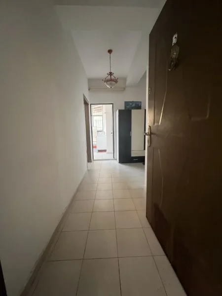 Tirane, jepet me qera apartament Kati 0, 102 m² 500 € (Tek Universiteti Mjeksis)