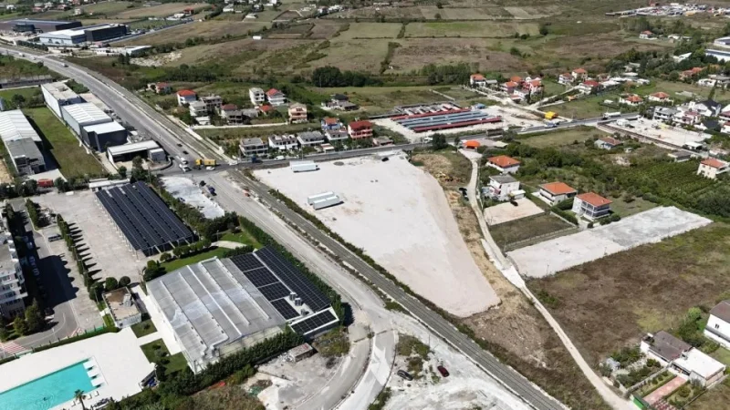 Tirane, shitet toke , 10.250 m² 1.750.000 € (VORE)