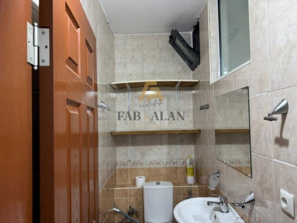 Tirane, jepet me qera apartament 2+1 Kati 0, 600 € (Laprake)