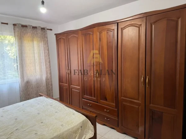 Tirane, jepet me qera apartament 2+1 Kati 0, 600 € (Laprake)